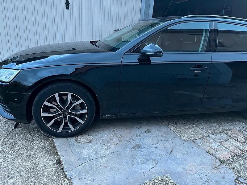 Usata Audi A4 190 CV (139 kW) 2017 Nero Station wagon