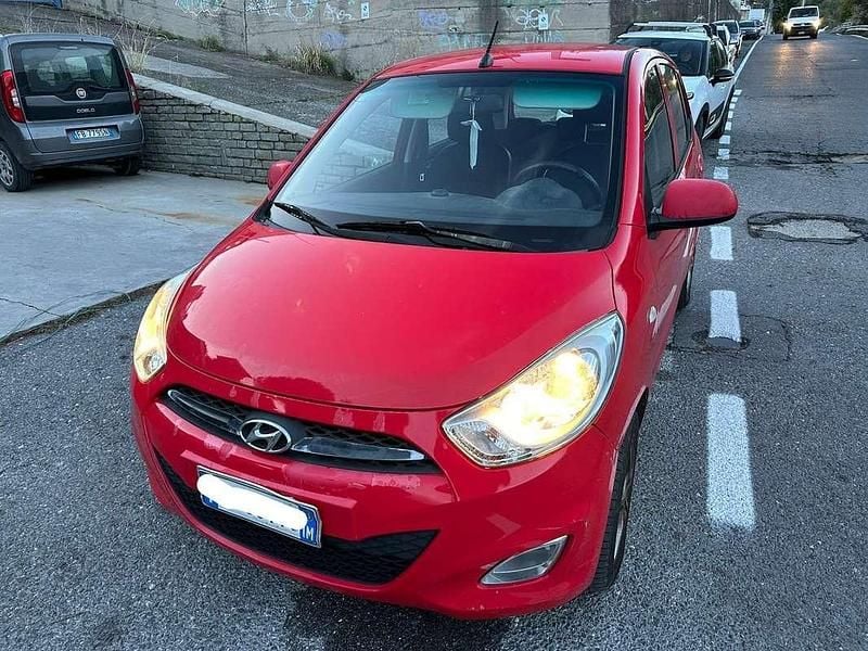 Usata Hyundai i10 84 CV (61 kW) 2013 Rosso Utilitaria