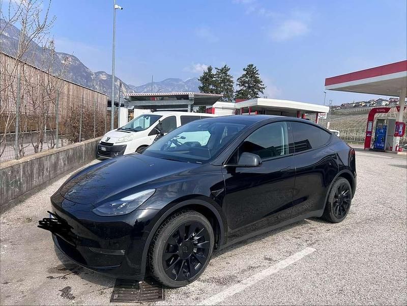 Usata Tesla Model Y 152 kW (208 CV) 2022 Nero SUV