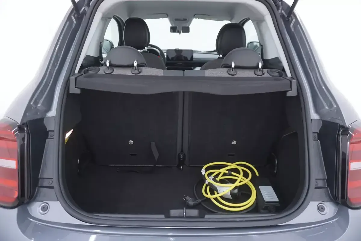 Usata Fiat 500e Icon 42 kW (58 CV) 2022 Grigiogrigio Utilitaria