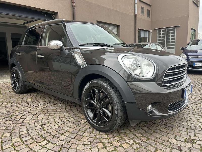 Usado Mini Cooper D Countryman 111 HP (81 kW) 2016 Preto SUV