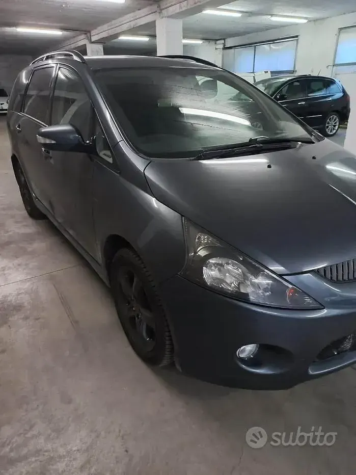 Usata Mitsubishi Grandis 136 CV (100 kW) 2006 Grigio Monovolume