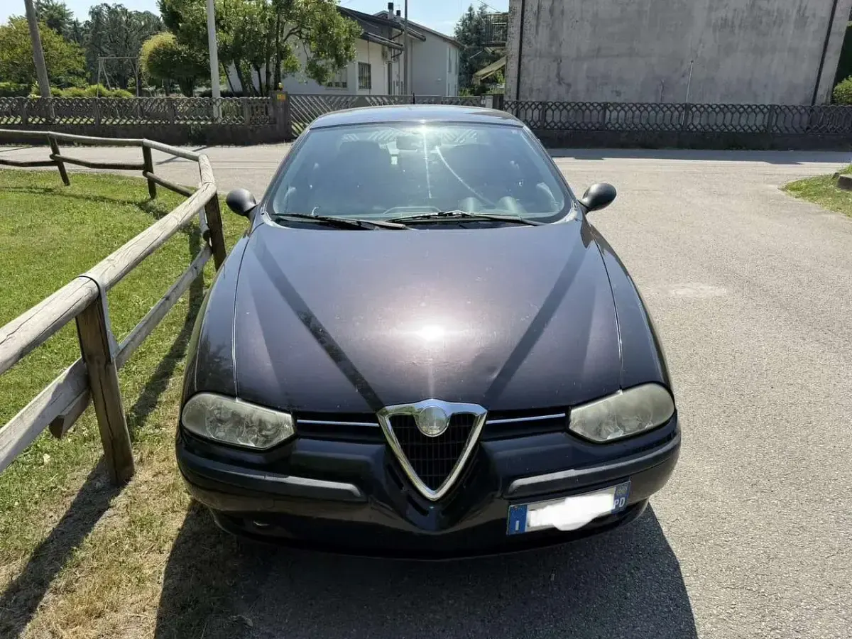 Usata Alfa Romeo 156 Distinctive 144 CV (105 kW) 2000 Nero Berlina