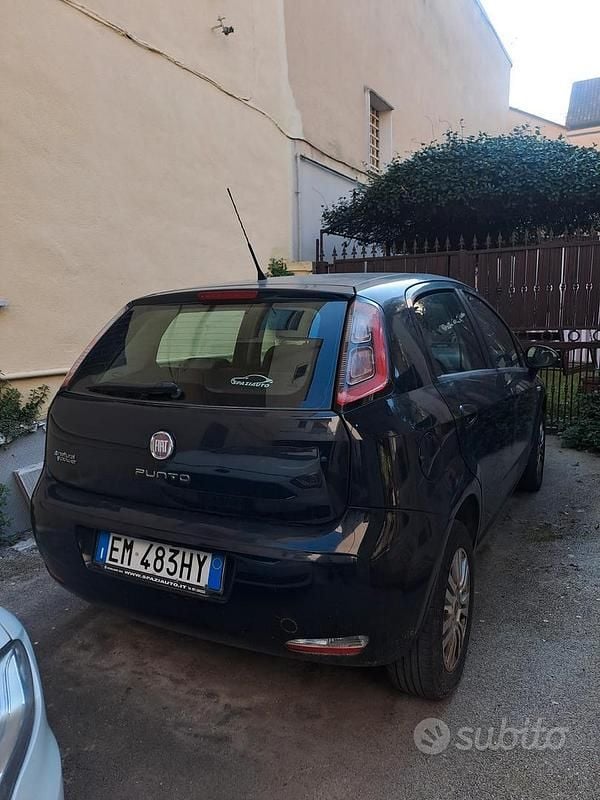 Usata Fiat Punto 77 CV (56 kW) 2012 Blu Utilitaria