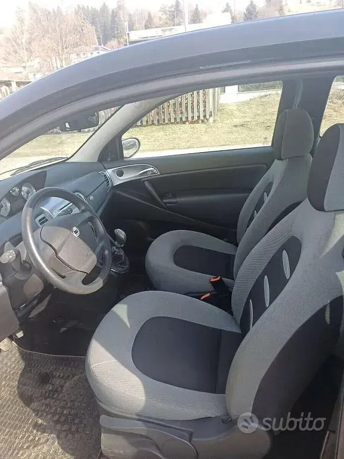 Usata Lancia Ypsilon 60 CV (44 kW) 2007 Nero Utilitaria