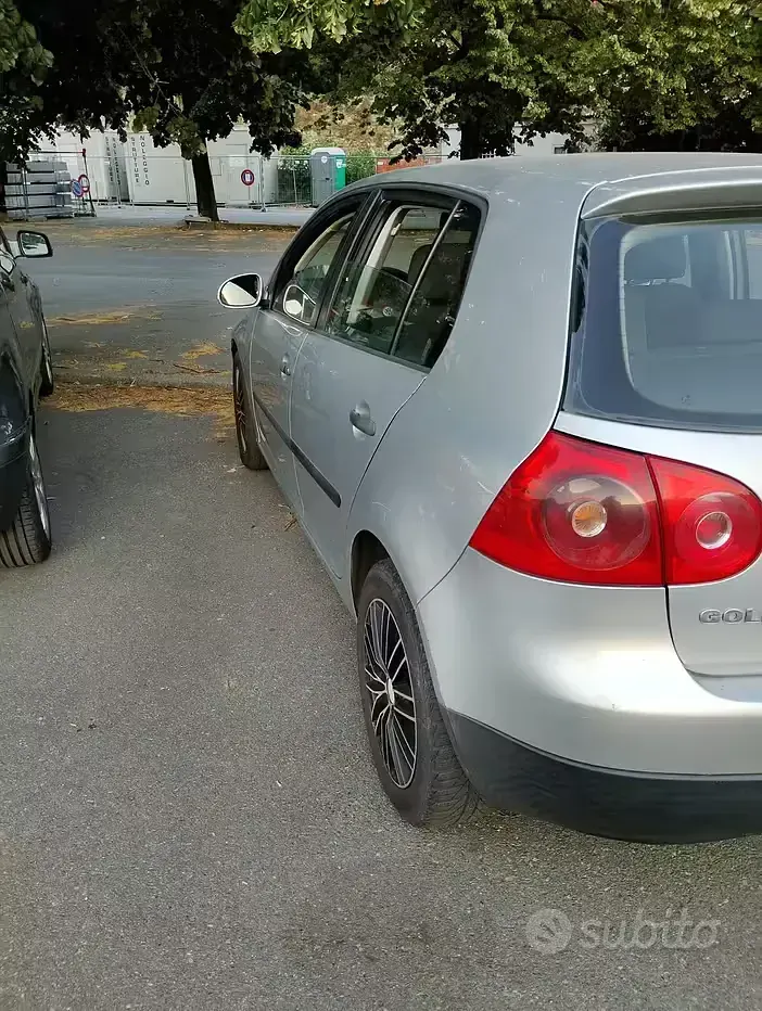 Usata VW Golf IV 105 CV (77 kW) 2005 Berlina
