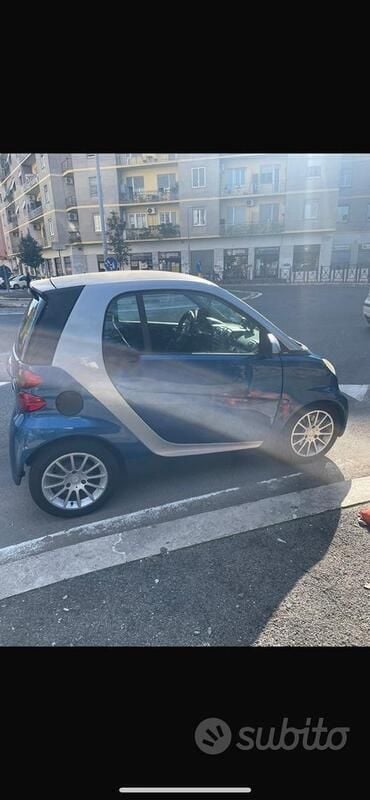 Usata 2007 Smart ForTwo Coupé Utilitaria | 3700 € (Buon prezzo) - Immagine 1/4