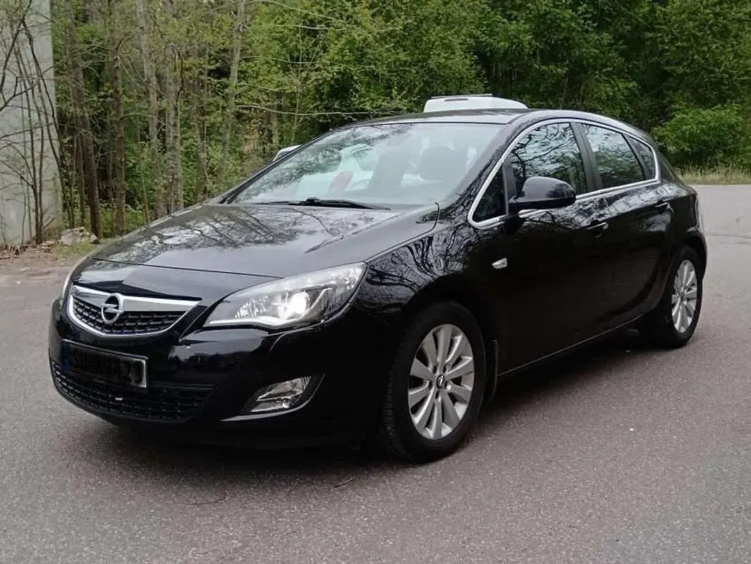 Usata Opel Diplomat Cosmo 120 CV (88 kW) 2008 Nero Berlina