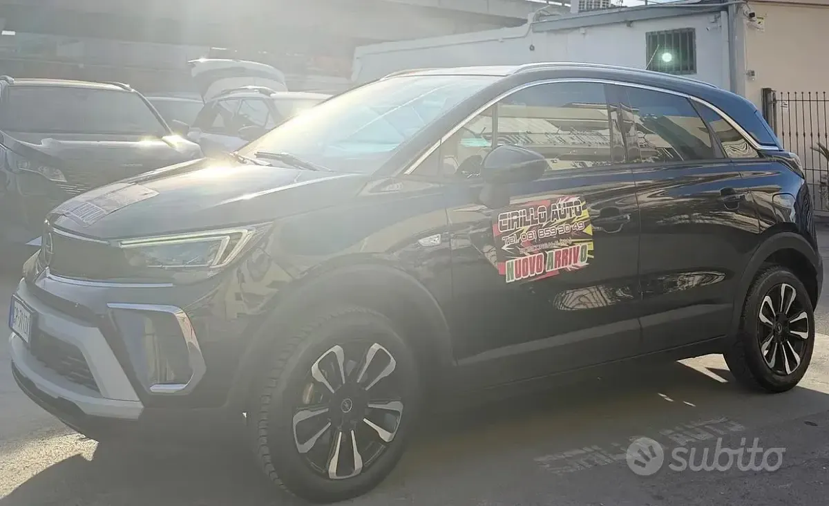 Usata Opel Crossland Elegance 131 CV (96 kW) 2023 Nero SUV