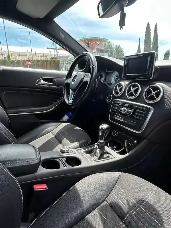 Usata Mercedes A180 Premium 109 CV (80 kW) 2014 Grigio Berlina