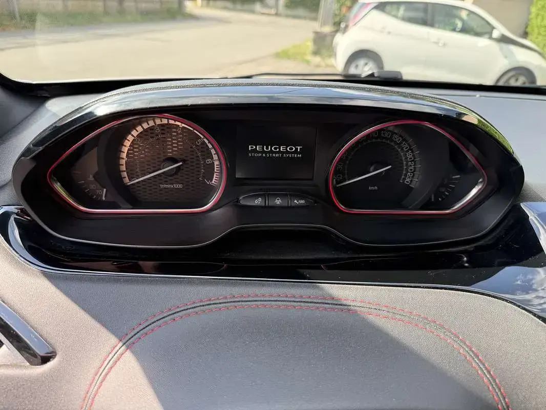 Usata Peugeot 208 GTi 208 CV (152 kW) 2015 Utilitaria