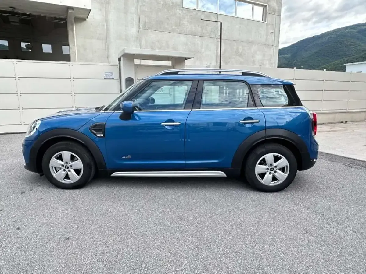 Second-hand Mini Cooper D Countryman 150 CP (110 kW) 2020 Albastru SUV