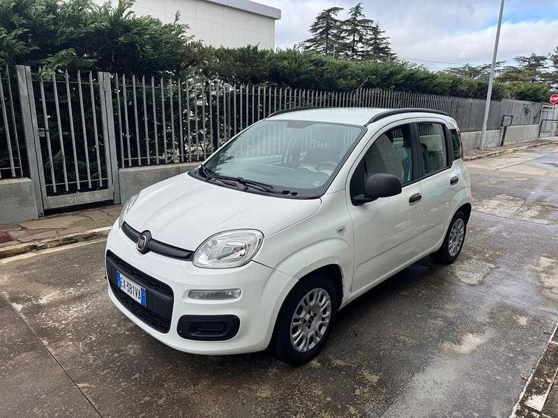 Usata Fiat Panda Lounge 75 CV (55 kW) 2015 Bianco Utilitaria
