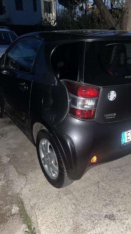 Usata Toyota iQ 68 CV (50 kW) 2013 Grigio Utilitaria