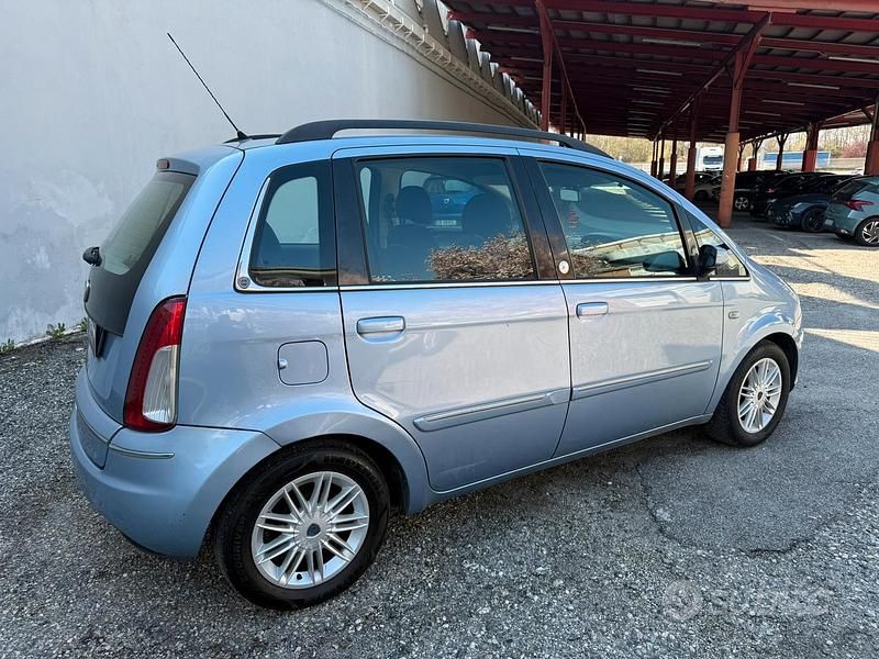 Usata Lancia Musa 2009 Blu Monovolume
