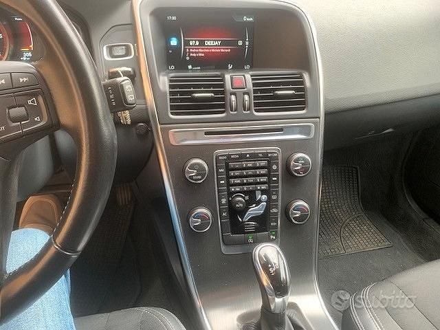 Usata Volvo XC60 150 CV (110 kW) 2016 Grigio SUV