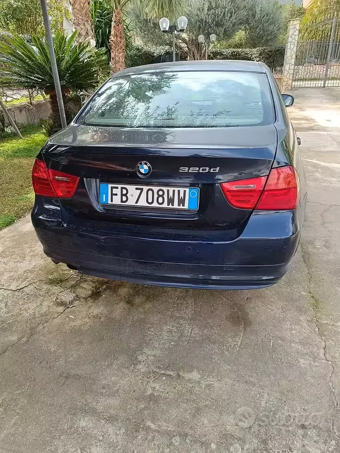 Begagnad BMW 320 177 HK (130 kW) 2009 Blå Sedan
