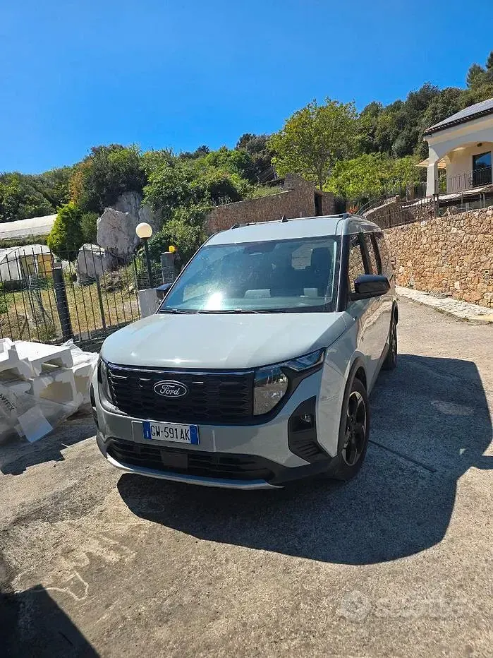 Usata Ford Tourneo Courier 125 CV (91 kW) 2025 Monovolume