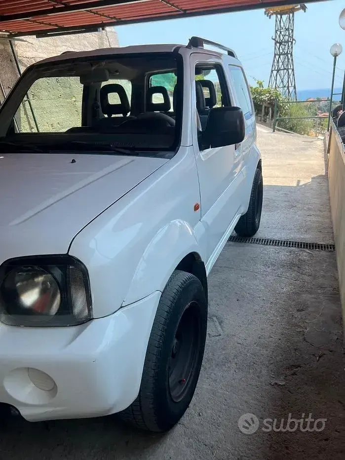 Usata Suzuki Jimny 82 CV (60 kW) 2001 Bianco SUV