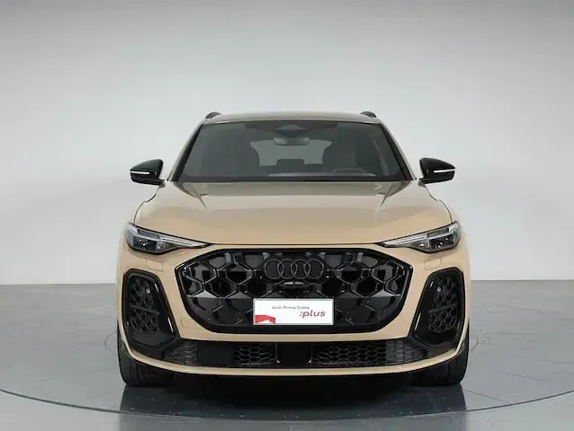 Usata Audi Q5 Edition .1 204 CV (150 kW) 2025 Oro sakhir metallizzato SUV