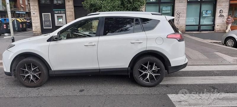 Usata Toyota RAV4 128 CV (94 kW) 2016 Bianco SUV