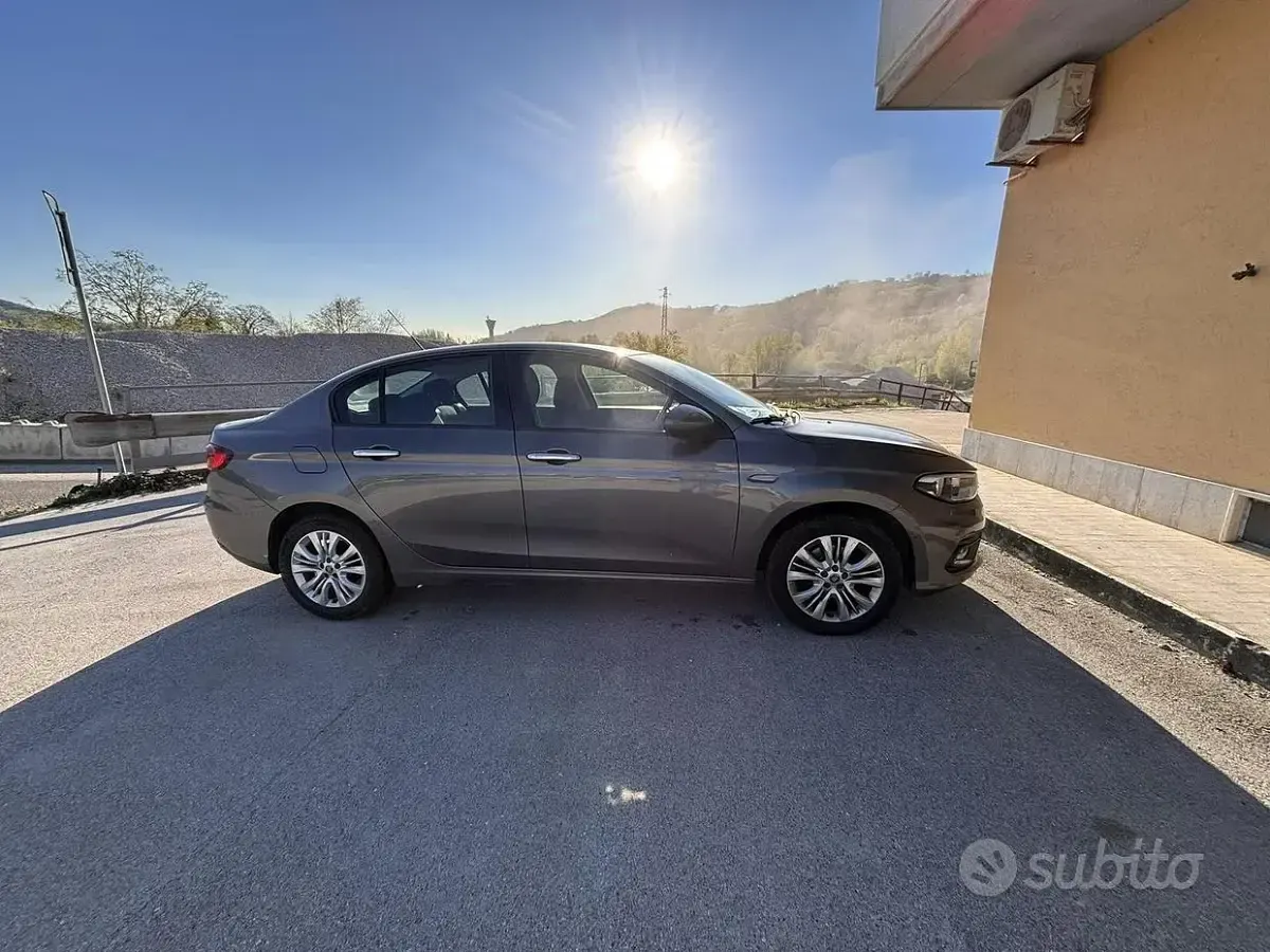 Usata Fiat Tipo 95 CV (69 kW) 2016 Grigio Berlina