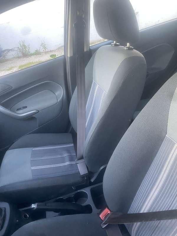 Usata Ford Fiesta 95 CV (69 kW) 2010 Berlina