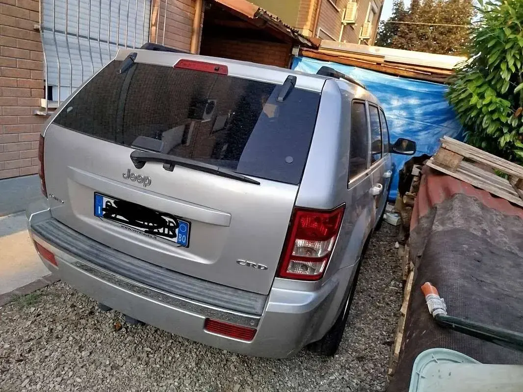 Usata Jeep Grand Cherokee Limited 218 CV (160 kW) 2006 Argento SUV
