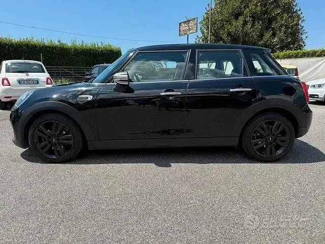 Usata Mini ONE Business 75 CV (55 kW) 2020 Nero Utilitaria