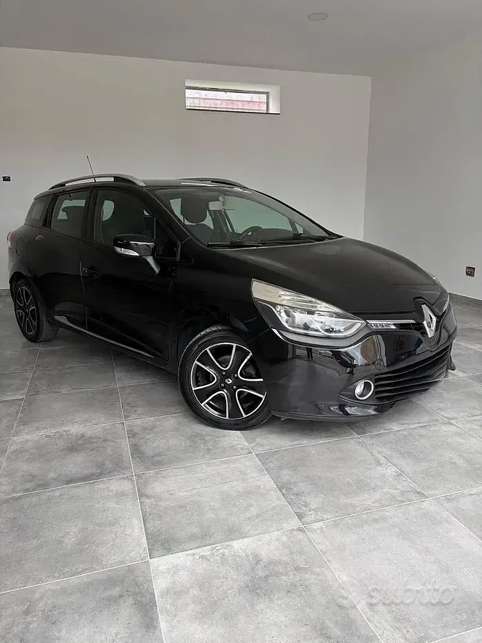 Usata Renault Clio 90 CV (66 kW) 2013 Nero Station wagon