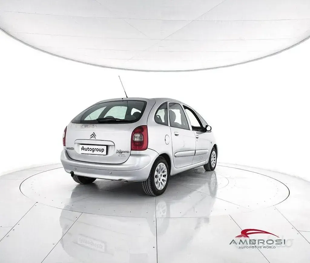 Usata Citroën Xsara Picasso Elegance 90 CV (66 kW) 2002 Grigio Monovolume