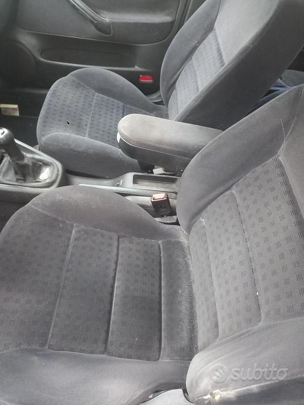 Usata VW Golf IV 110 CV (80 kW) 2001 Bianco Berlina