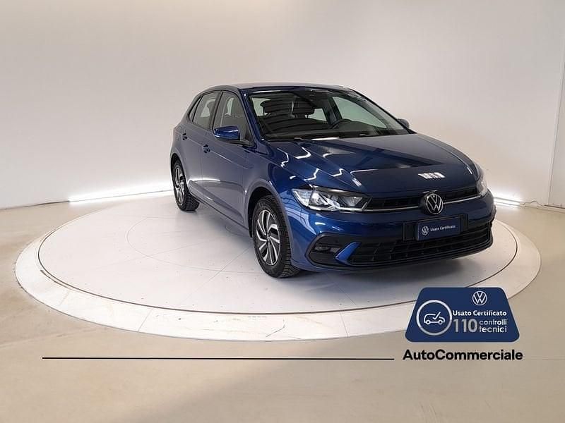 Usata VW Polo Life 95 CV (69 kW) 2022 Blu Utilitaria