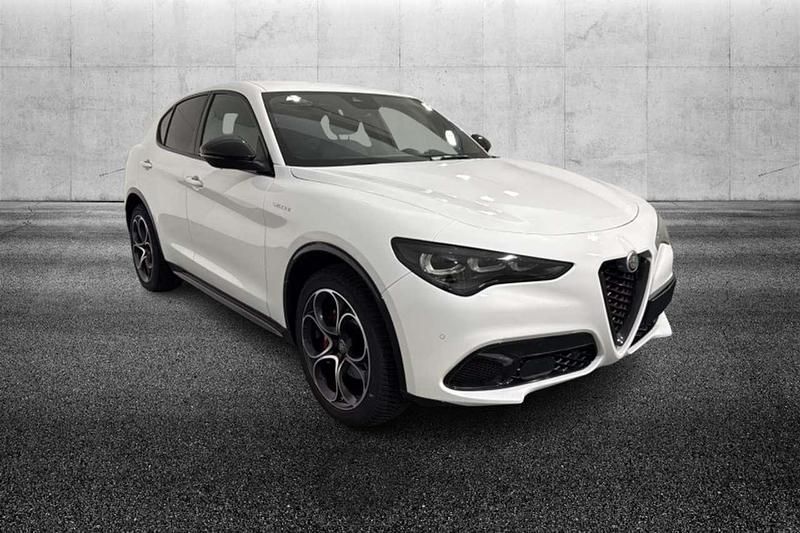 Usata Alfa Romeo Stelvio Veloce 210 CV (154 kW) 2024 Bianco SUV
