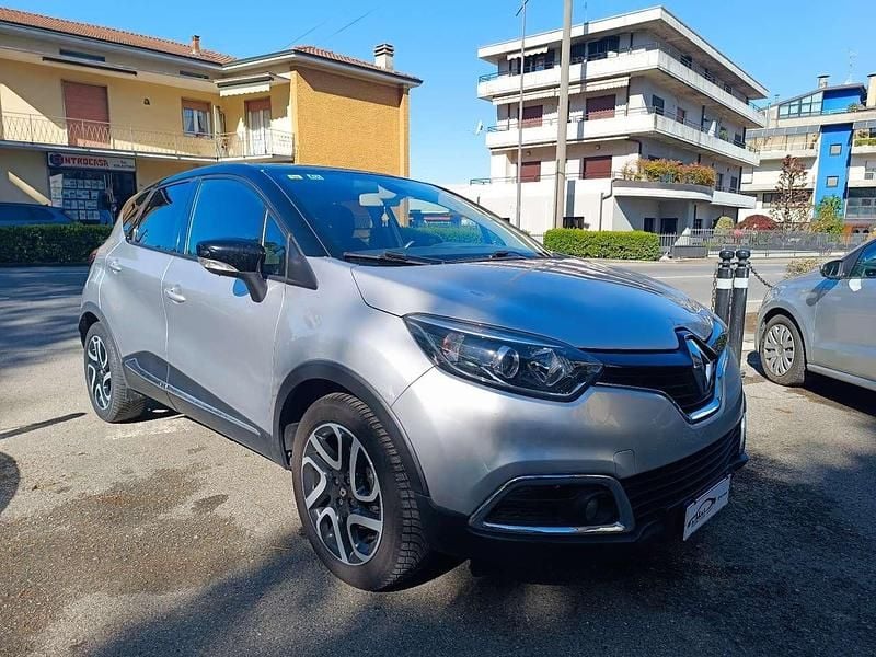 Usata Renault Captur 90 CV (66 kW) 2014 Argento SUV