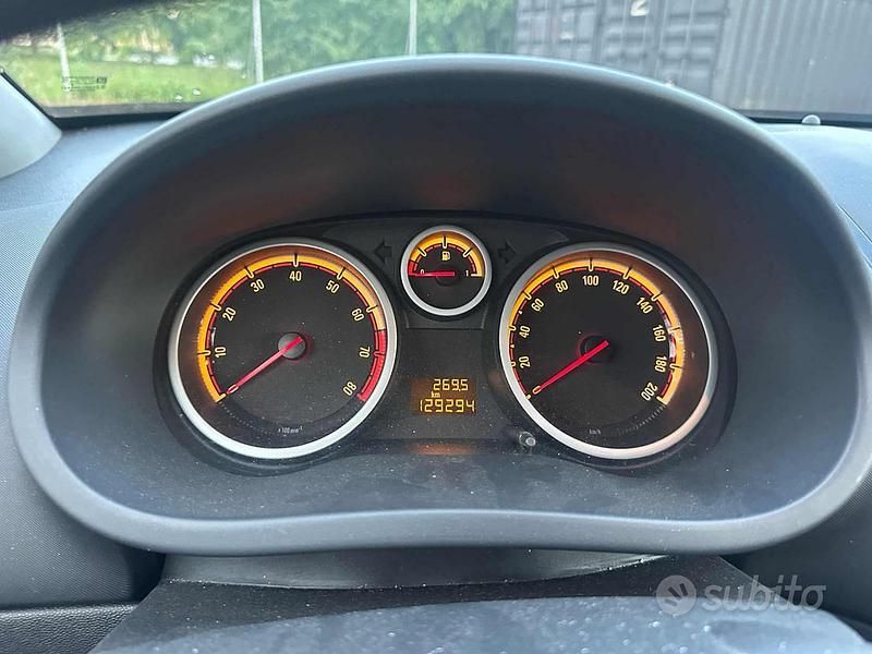 Usata Opel Corsa Cosmo 90 CV (66 kW) 2007 Grigio Berlina