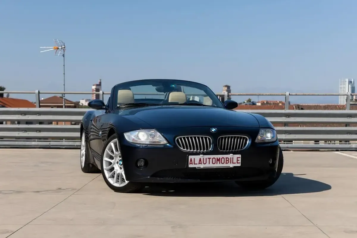 Usata BMW Z4 Efficient Dynamics 231 CV (169 kW) 2005 Blu Cabrio
