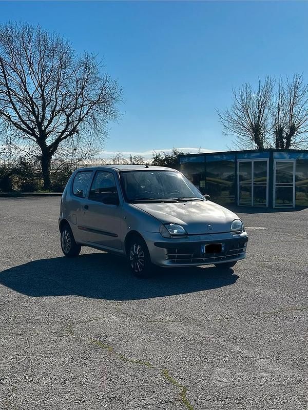 Usata Fiat 600 54 CV (39 kW) 2000 Grigio Berlina