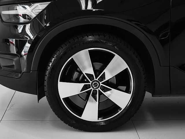 Usata Volvo XC40 Momentum 163 CV (119 kW) 2021 Nero SUV