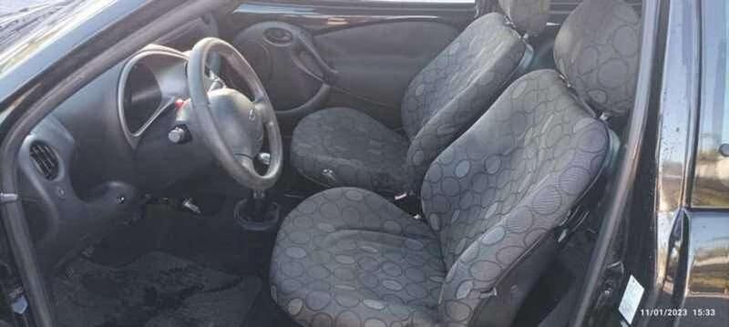 Usata Ford Ka 69 CV (50 kW) 2005 Blu/azzurro Utilitaria