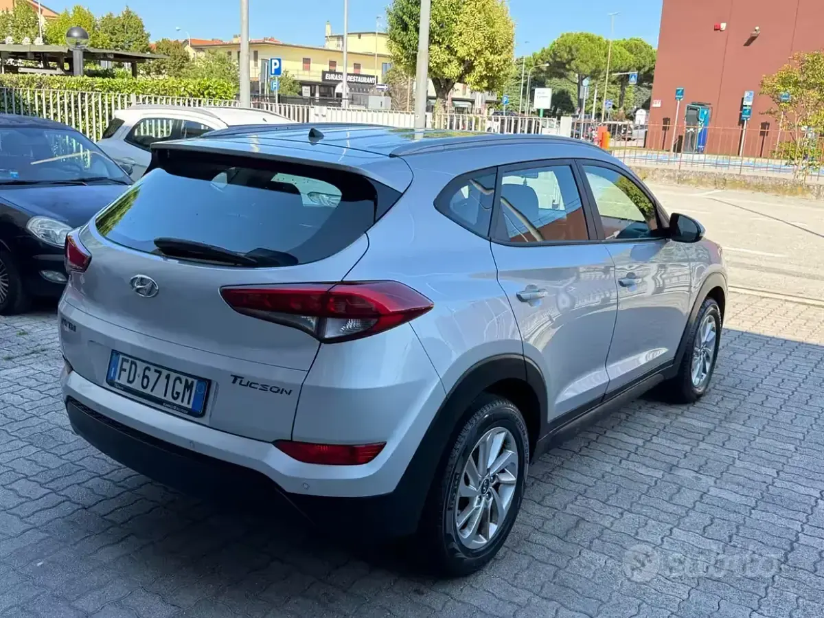 Usata Hyundai Tucson Xpossible 116 CV (85 kW) 2016 Grigio SUV