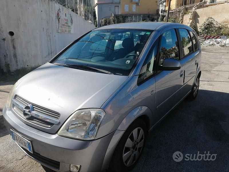 Usata Opel Meriva 101 CV (74 kW) 2005 Grigio Monovolume