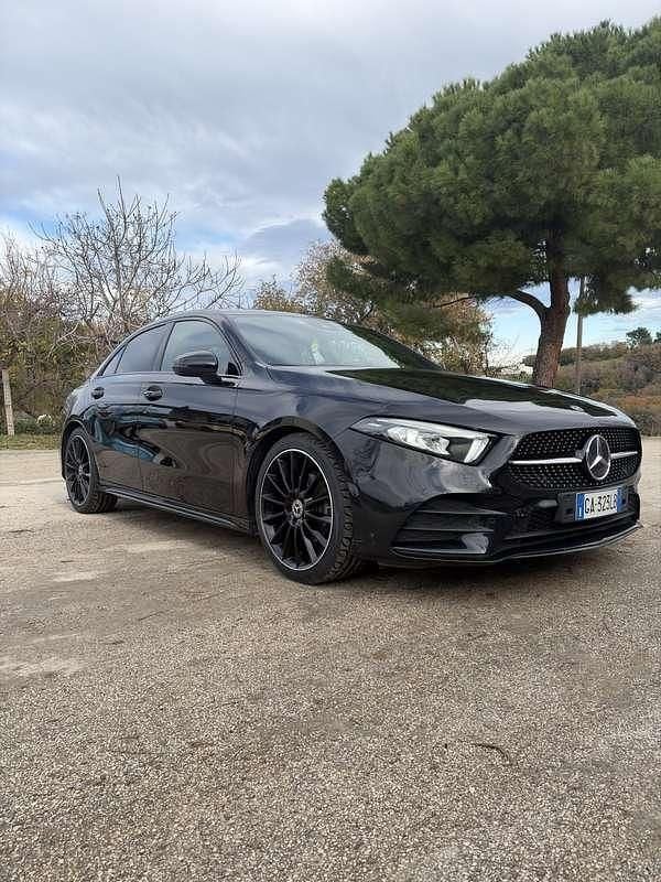 Usata 2020 Mercedes A180 Executive Tre volumi | 20.000 € (Buon prezzo) - Immagine 1/4