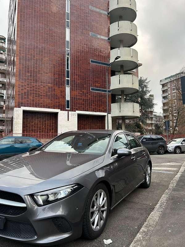 Usata Mercedes A200 163 CV (119 kW) 2018 Grigio Berlina