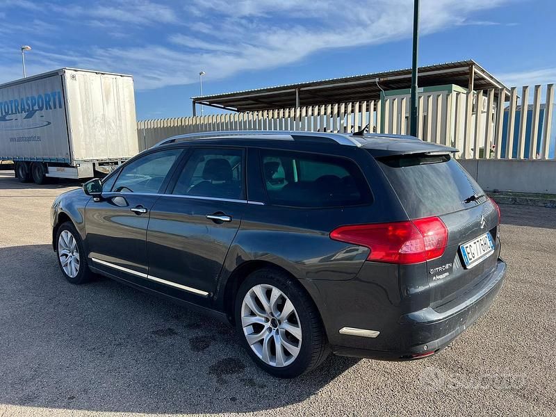 Usata 2011 Citroën C5 Station wagon | 1500 € (Super prezzo) - Immagine 1/4