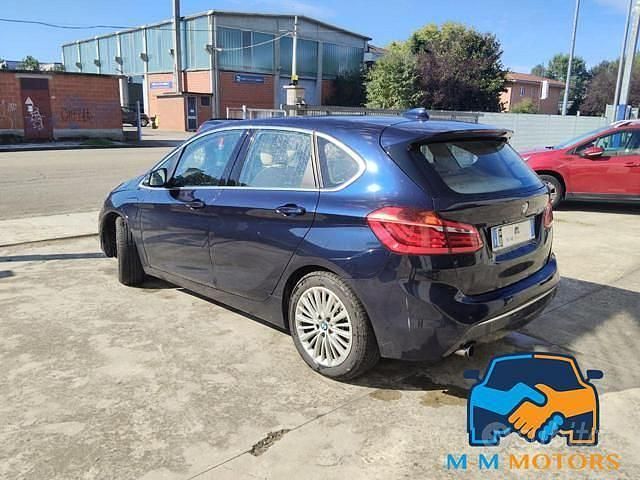 Usata BMW 225 Active Tourer iPerformance 136 CV (100 kW) 2017 Blu Monovolume