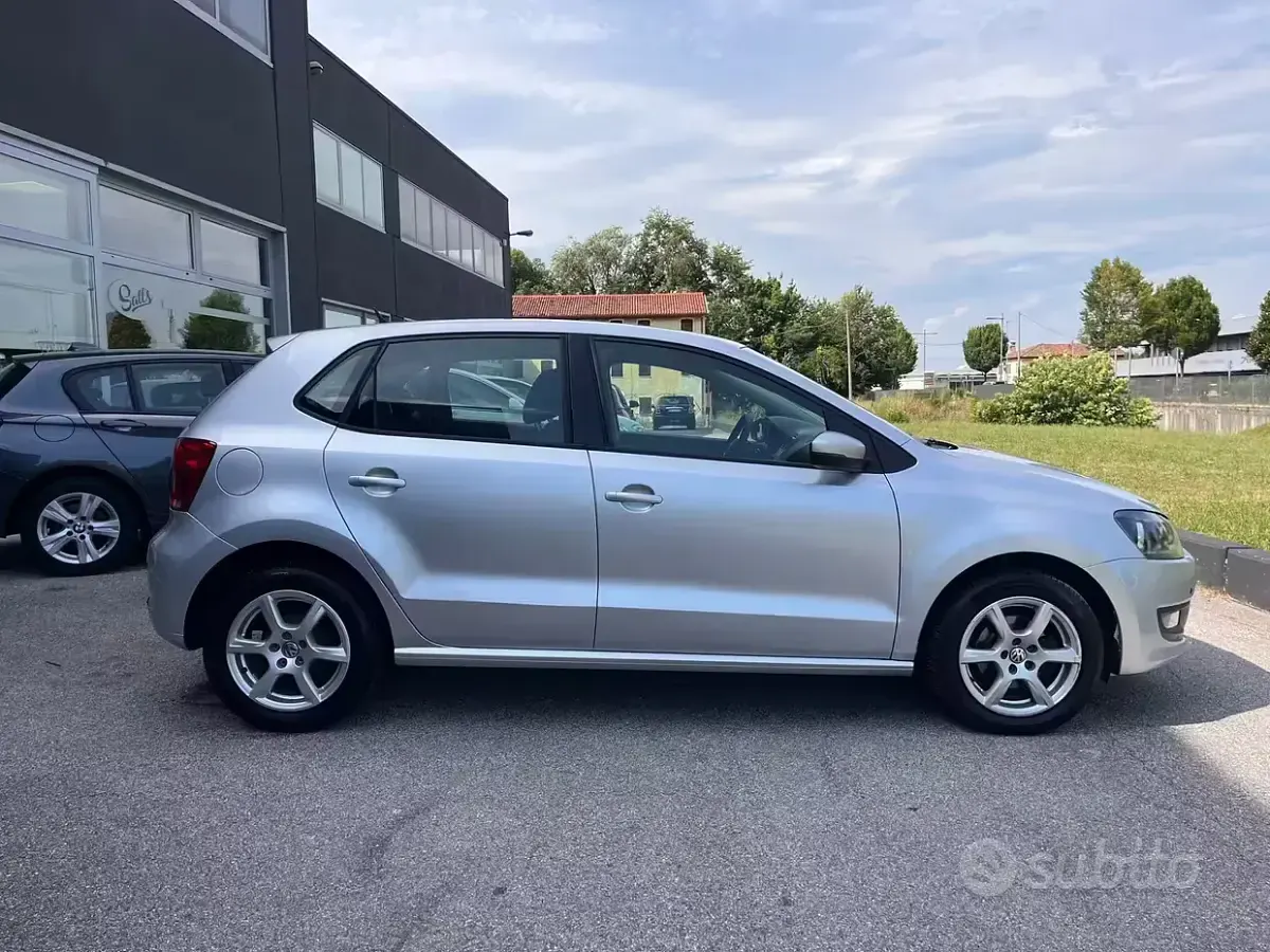 Usata VW Polo Comfortline 60 CV (44 kW) 2013 Grigio Utilitaria