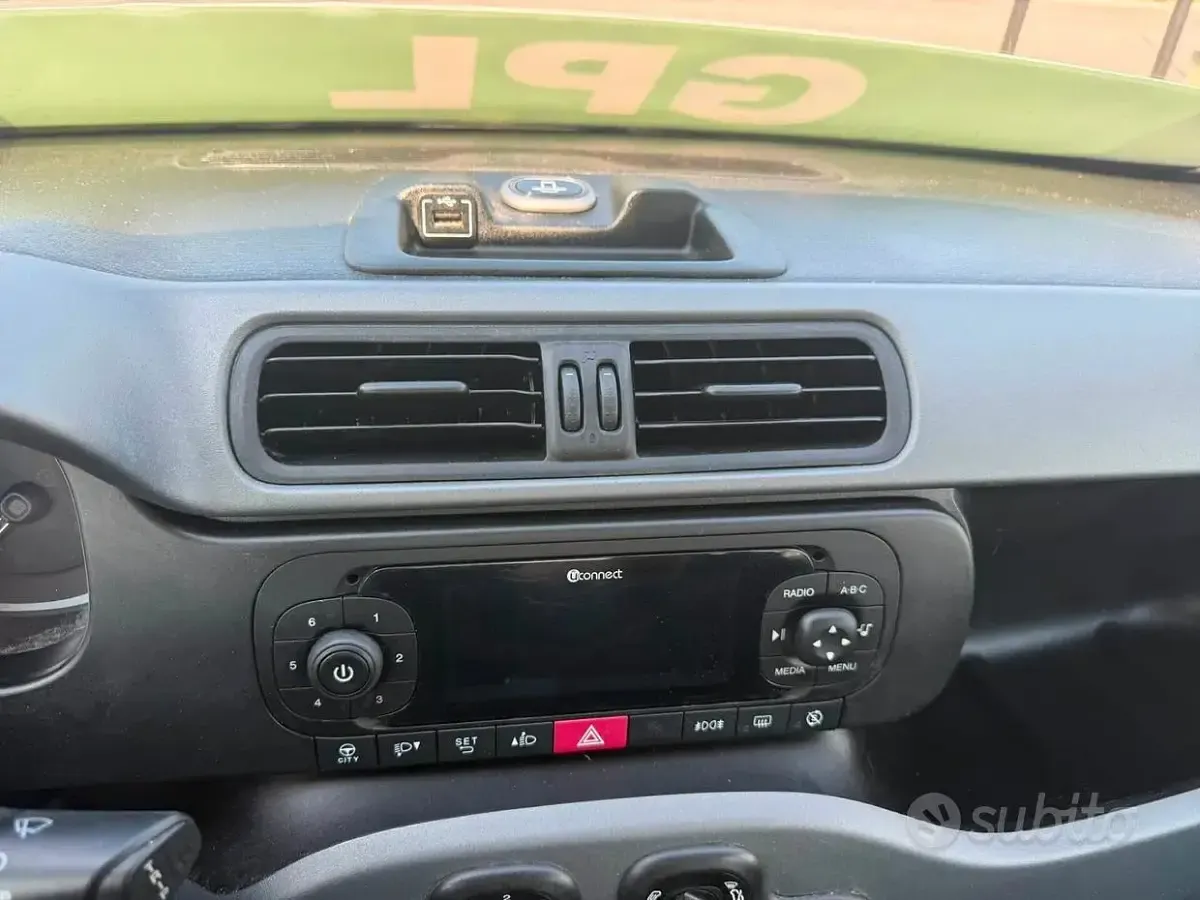 Usata Fiat Panda City Life 69 CV (50 kW) 2021 Bianco Utilitaria