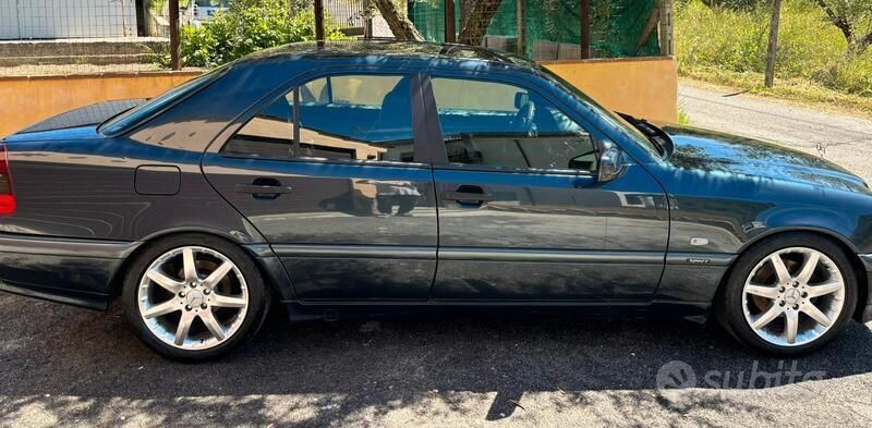 Usata Mercedes C180 Classic 122 CV (89 kW) 1997 Blu/azzurro Berlina