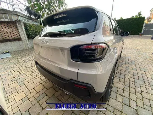Nuova Jeep Avenger Longitude 101 CV (74 kW) 2026 Beige SUV